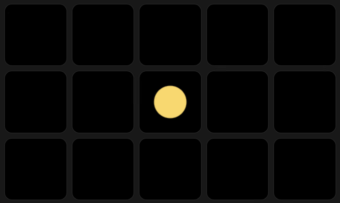 Le bouton jaune au milieu de la console